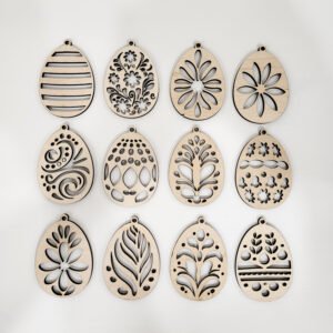 Velykiniai mediniai dekoratyviniai kiaušiniai pavasario šakų puokštei